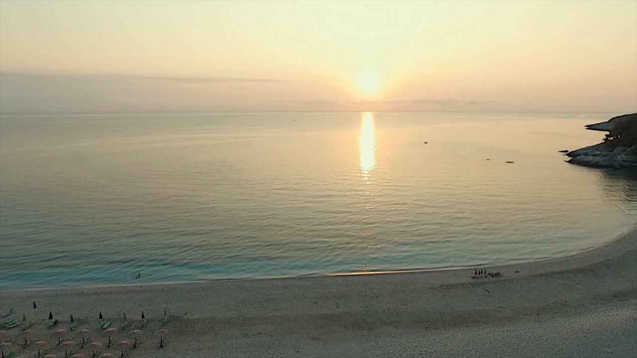 Papa Nero Beach House Agios Ioannis  外观 照片